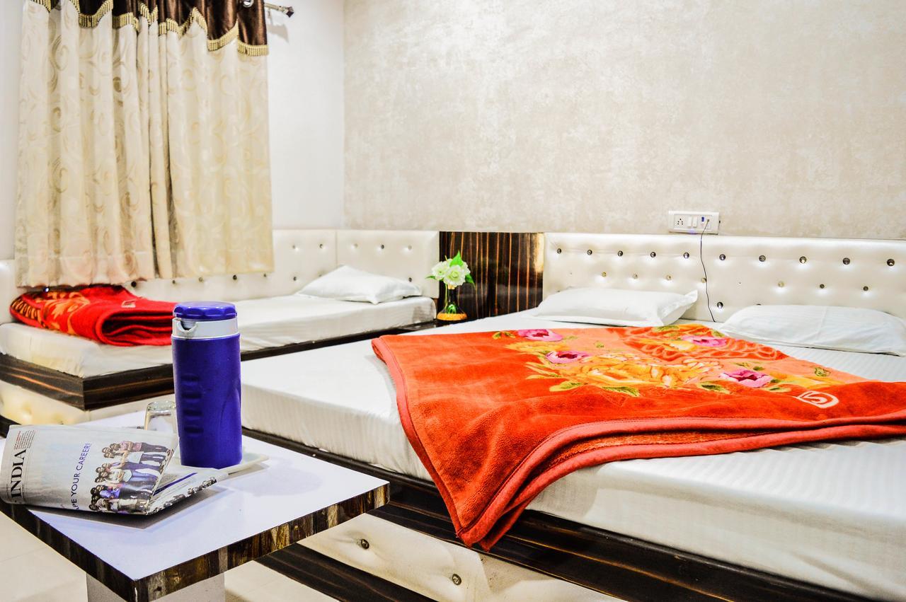 Hotel Shree Dwarkadhish Palace Удджайн Экстерьер фото