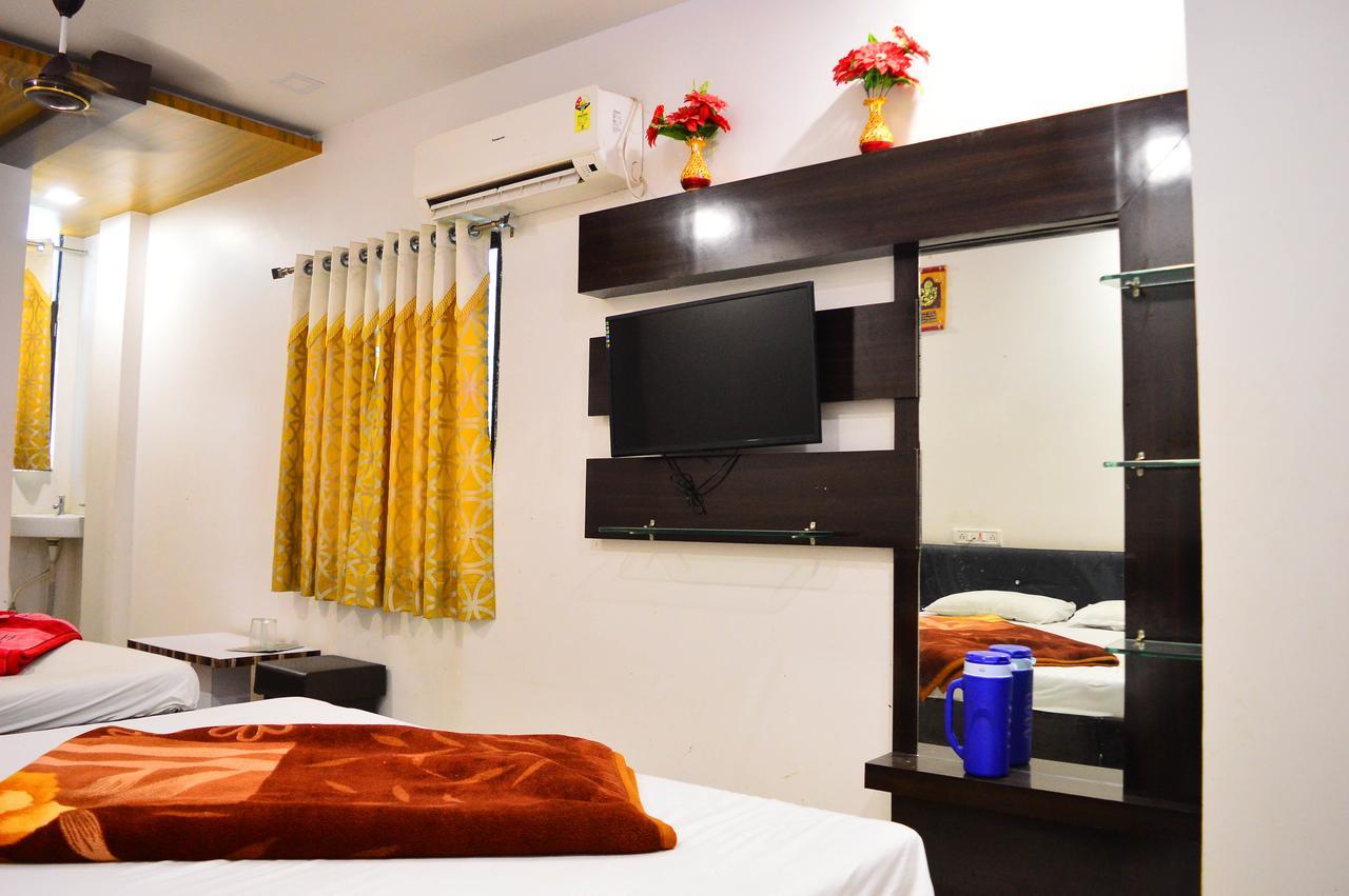Hotel Shree Dwarkadhish Palace Удджайн Экстерьер фото